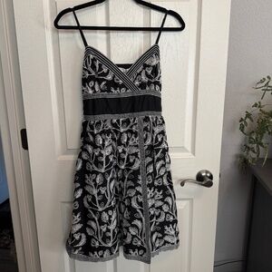 Studio M Petite Embroidered Design  Petite NWT